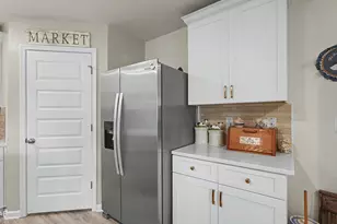 3147 Rachel Pl, Southport, FL 32409 - Photo 6