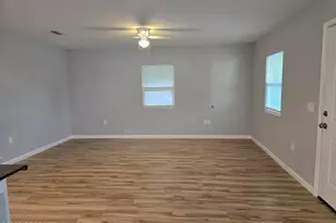 2806 E 3rd St, Panama City, FL 32401 - Photo 4