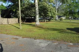319 Harden Cir, Wewahitchka, FL 32465 - Photo 14