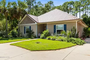 129 Betty Dr, Port Saint Joe, FL 32456 - Photo 1
