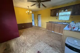 10750 Alex Dr, Fountain, FL 32438 - Photo 10