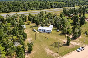 976 Sorrento Ave, Alford, FL 32420 - Photo 6