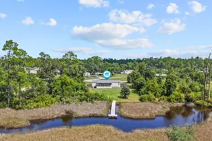 586 Hickory Bluff Dr, Southport, FL 32409 - Photo 2