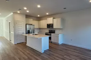 5878 Tyndall Pl, Panama City, FL 32404 - Photo 6