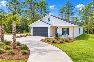 1990 Ambassador Ct, Chipley, FL 32428 - Photo 2