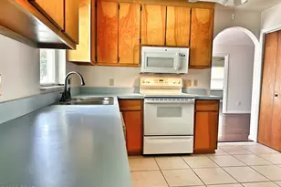 329 W 34th Pl, Panama City, FL 32405 - Photo 4
