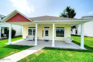 4021 Oak Forest Dr, Panama City, FL 32404 - Photo 1