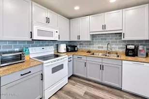 9860 S Thomas Dr, Panama City Beach, FL 32408 - Photo 8