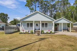 915 Twentieth St, Port Saint Joe, FL 32456 - Photo 2