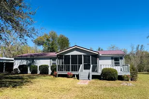 3010 5 Points Rd, Cottondale, FL 32431 - Photo 1