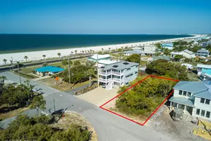 111 Sea St, Mexico Beach, FL 32456 - Photo 1