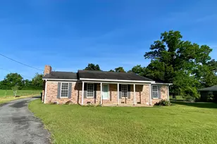 5251 10th St, Malone, FL 32445 - Photo 1