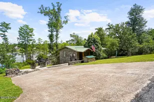 2684 Lakeview Cir, Alford, FL 32420 - Photo 1