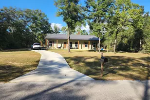 1758 Owen Dr, Chipley, FL 32428 - Photo 1