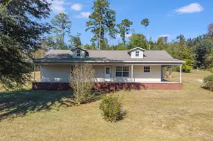 4700 Honeysuckle Ln, Marianna, FL 32446 - Photo 1