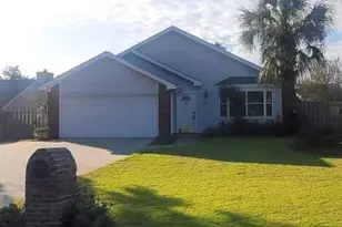 561 Lagoon Oaks Dr, Panama City Beach, FL 32408 - Photo 1