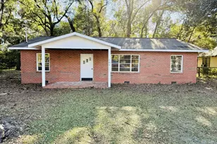 101 W Live Oak Ave, Defuniak Springs, FL 32435 - Photo 1