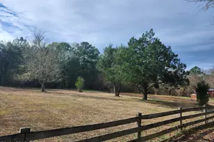 1237 Merry Acres Dr, Chipley, FL 32428 - Photo 1