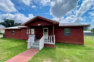 6913 Broadway St, Grand Ridge, FL 32442 - Photo 1