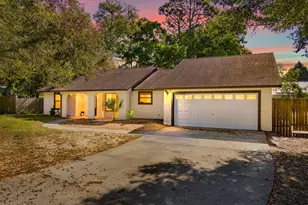 902 Laurel Oak Ln, Panama City, FL 32408 - Photo 1