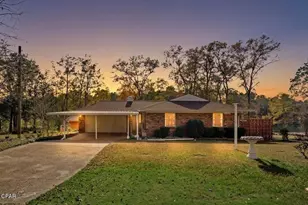 2674 Robin Hood Ln, Bonifay, FL 32425 - Photo 1