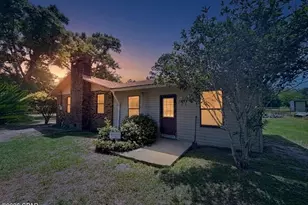 698 Bradley Ln, Chipley, FL 32428 - Photo 1