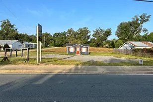 3127 Main St, Cottondale, FL 32431 - Photo 1