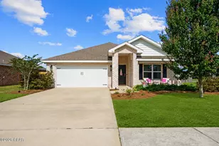 102 Spikes Cir, Southport, FL 32409 - Photo 1