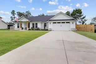 214 White Oaks Blvd, Southport, FL 32409 - Photo 1