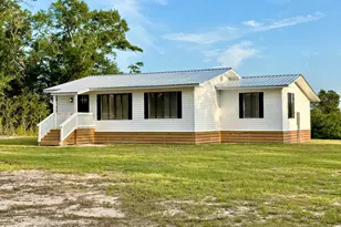 215 Buckhorn Blvd, Chipley, FL 32428 - Photo 1