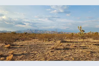 2204 S Six Shooter Road, Yucca, AZ 86438 - Photo 12