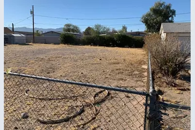 2035 Hualapai Drive, Bullhead City, AZ 86442 - Photo 2