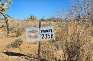 2358 S Cattle Crossing Rd, Yucca, AZ 86438 - Photo 1