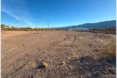 735 E Vulcan Drive, Meadview, AZ 86444 - Photo 4