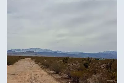 000 Zora Drive, Golden Valley, AZ 86413 - Photo 1