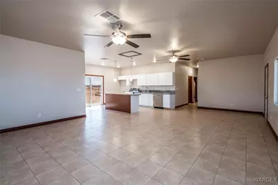 8980 W Mission Lane, Dolan Springs, AZ 86441 - Photo 6