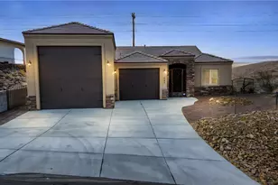 553 Locust Ct, Bullhead City, AZ 86429 - Photo 2