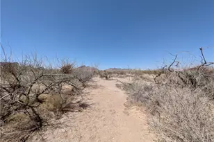 1353 S Dugas Rd, Golden Valley, AZ 86413 - Photo 1