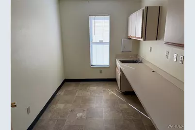1755 Airway Avenue, Kingman, AZ 86409 - Photo 18