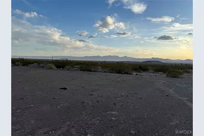 3834 Collins Drive, Golden Valley, AZ 86413 - Photo 1