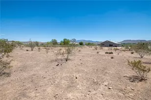 2705 W Shauna Dr, Golden Valley, AZ 86413 - Photo 16