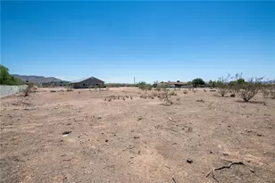 2705 W Shauna Dr, Golden Valley, AZ 86413 - Photo 18