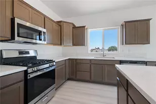 2705 W Shauna Dr, Golden Valley, AZ 86413 - Photo 6