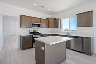 2705 W Shauna Dr, Golden Valley, AZ 86413 - Photo 8