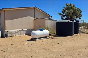 5558 E Red Barrel Rd, Yucca, AZ 86438 - Photo 30