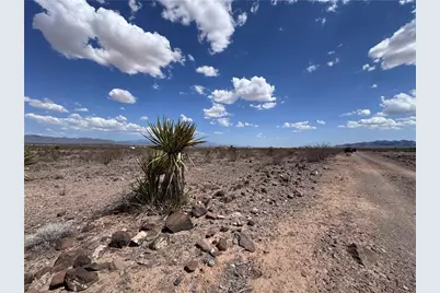 000 N Dome Road, Golden Valley, AZ 86413 - Photo 16