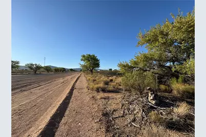 7084 E Concho Drive, Kingman, AZ 86401 - Photo 6