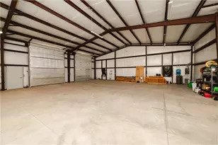 5730 W Golden Valley Dr, Golden Valley, AZ 86413 - Photo 40