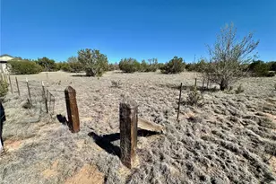 26915 W El Dorado Dr, Seligman, AZ 86337 - Photo 10