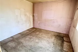 26915 W El Dorado Dr, Seligman, AZ 86337 - Photo 18